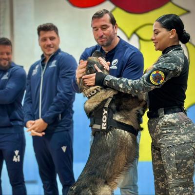 Rugbiștii s-au „antrenat” cu liceenii și cu câinele de la antidrog pentru meciul cu Canada