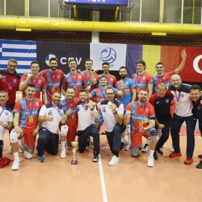 Performanță ISTORICĂ în ritm de samba! Voleibaliștii Stelei le-au prezentat fanilor Cupa Balcanică