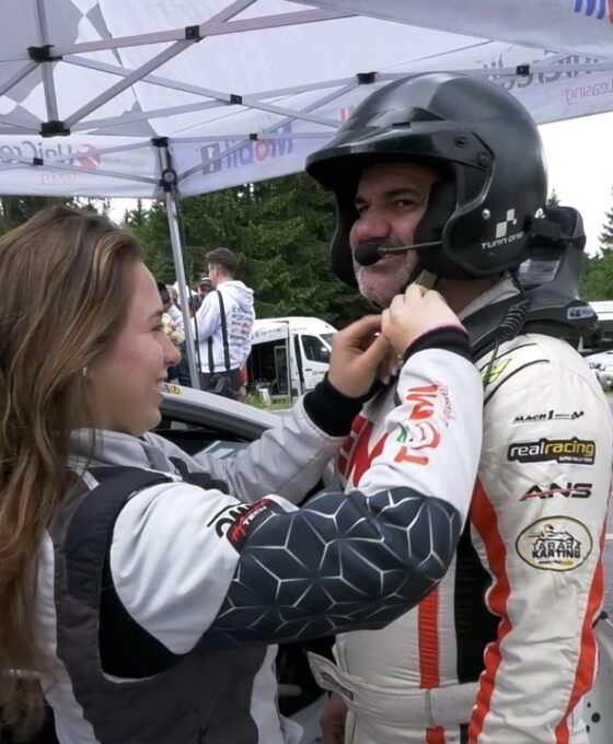 Alexandra Teslovan alături de Chef Samuel Large