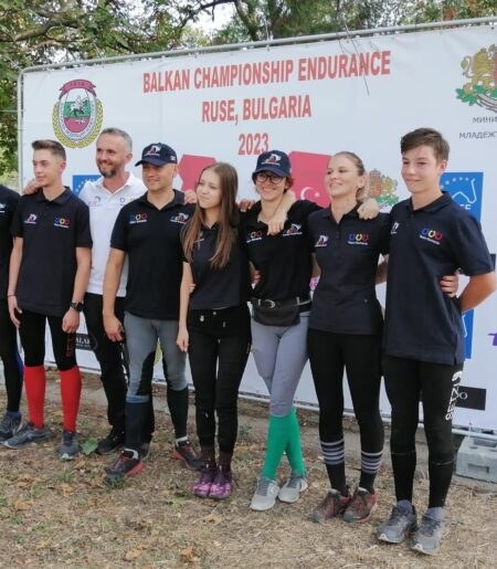 Cu echipa României la Campionatul Balcanic din Bulgaria, a ocupat locul 3 al podiumului
