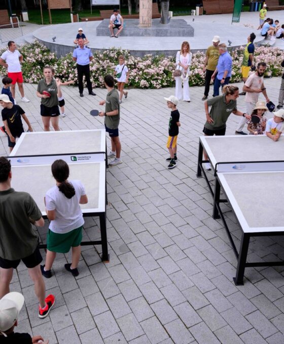 La Pucioasa, copiii au venit în parc să joace tenis de masă cu sportivii din lotul național Large