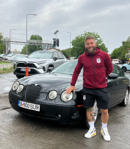 Pasionat de mașini, în prezent Florin conduce un model unicat