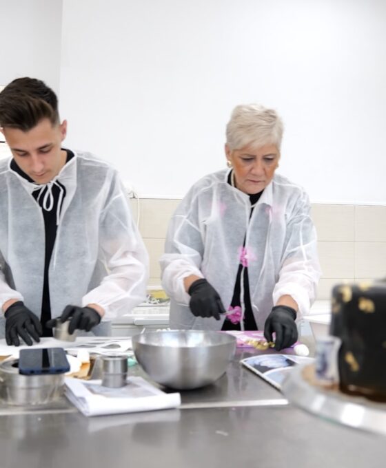 claudiu in laboratorul cofetariei 1