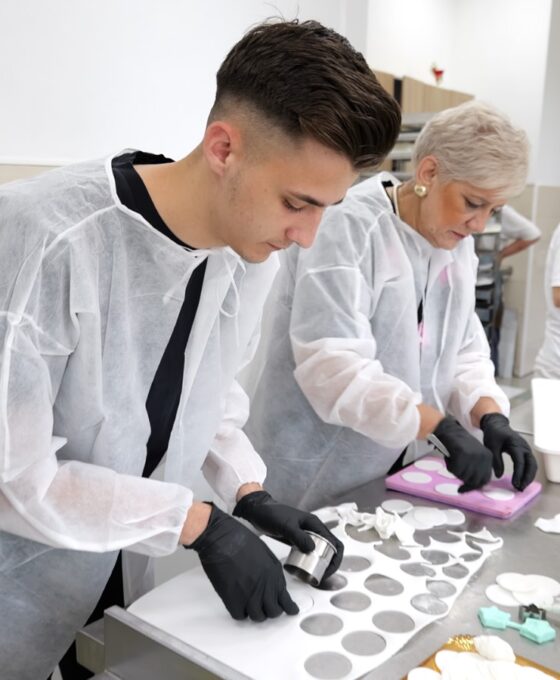 claudiu in laboratorul cofetariei