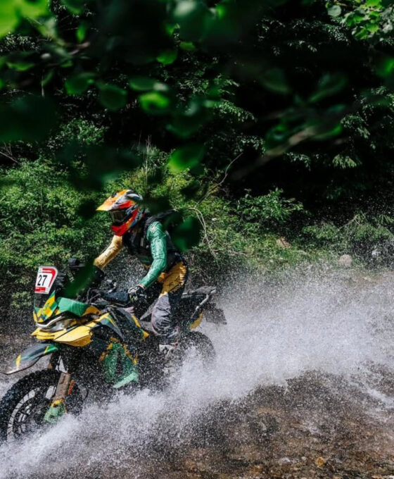 În competițiile de hard enduro (1)